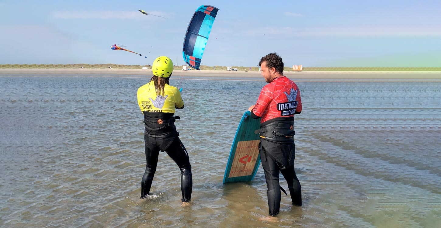 Kitesurfers i vandet på Fanø