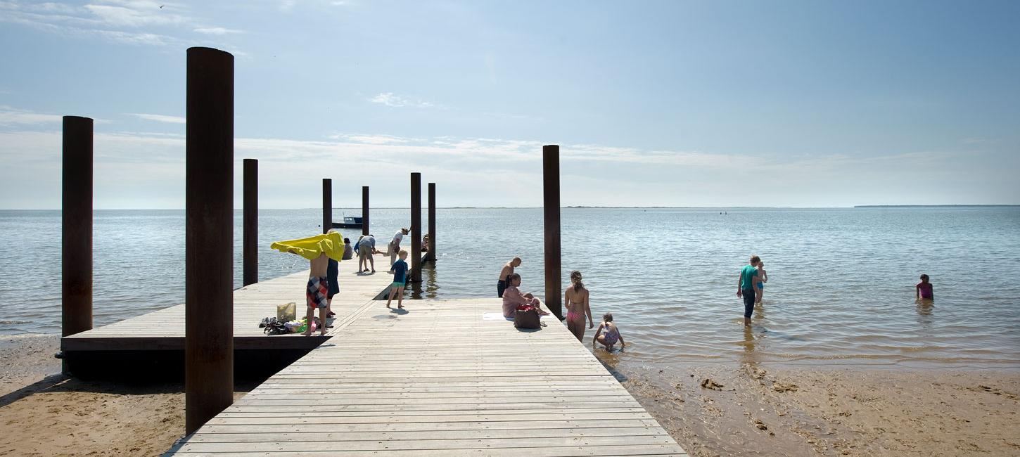 Bathing bridge at Hjerting Strand | By the Wadden Sea