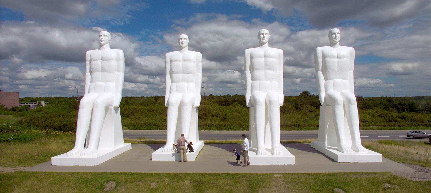 The sculpture Man Meets the Sea | By the Wadden Sea