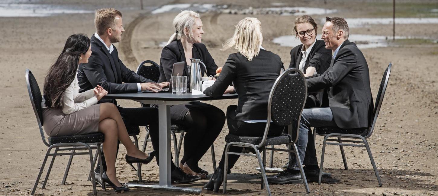 Meeting at Mandø Ebbevej | By the Wadden Sea