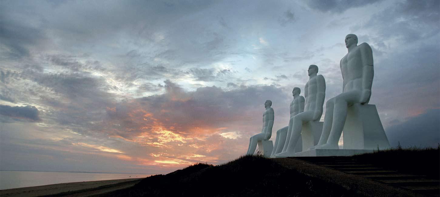 Man Meets the Sea in the evening | By the Wadden Sea