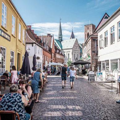 The pedestrian street in Ribe | By the Wadden Sea